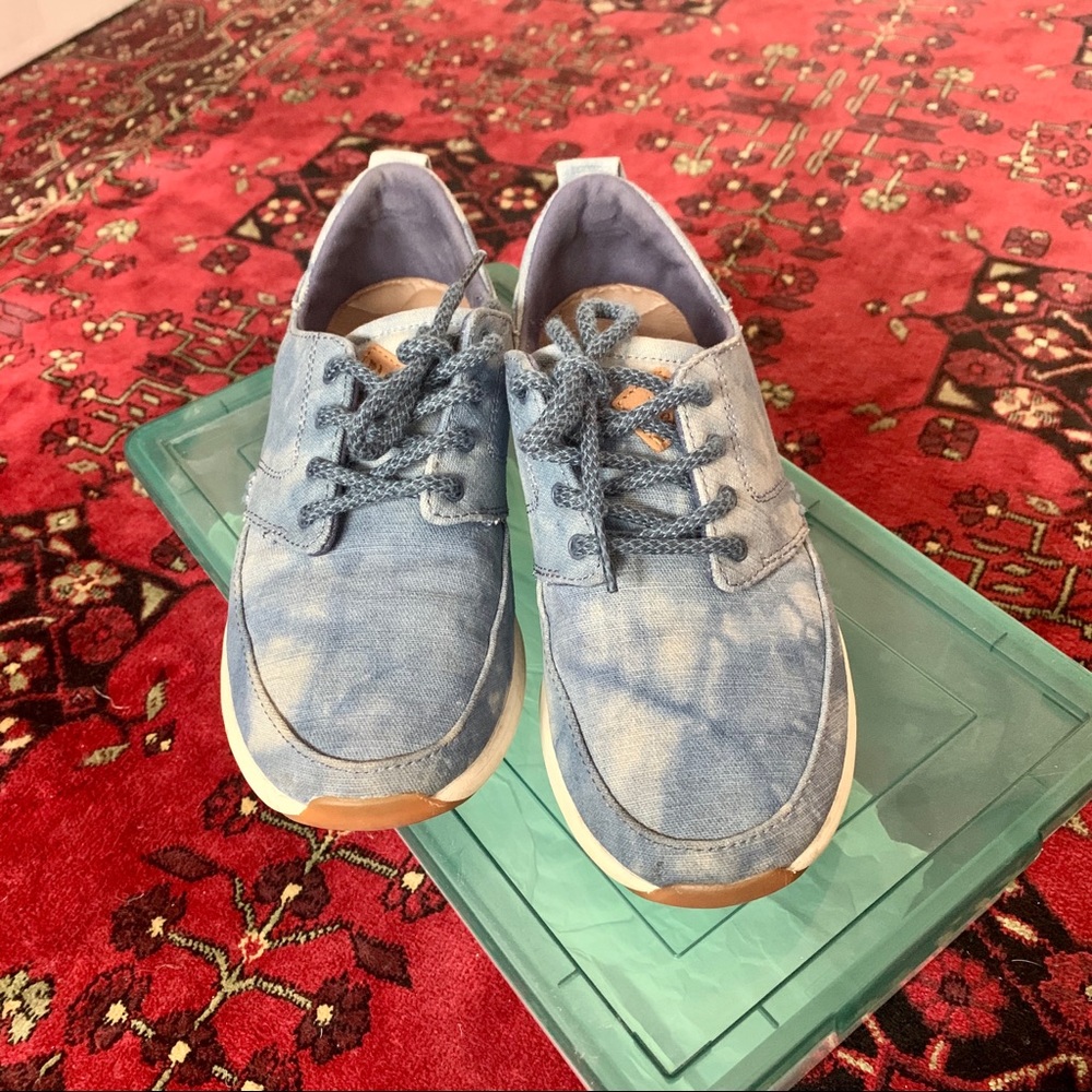 Reef blue running shoes | worn ONCE